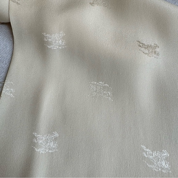 •Burberry Cream 100% Silk Fringed Scarf Embossed Logo & Brand Name Vintage Scarf - Picture 2 of 16